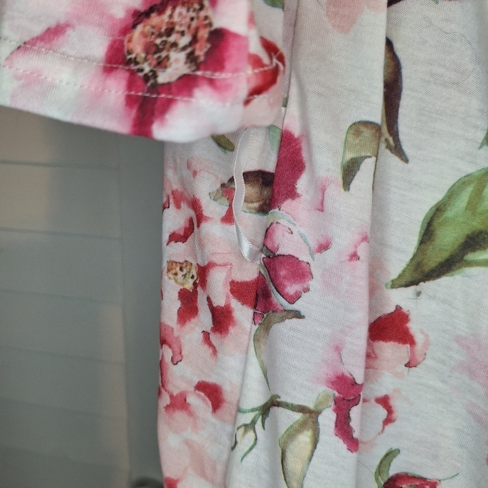 Show me your MuMu floral kimono robe no tie. SZ os - Picture 3 of 4